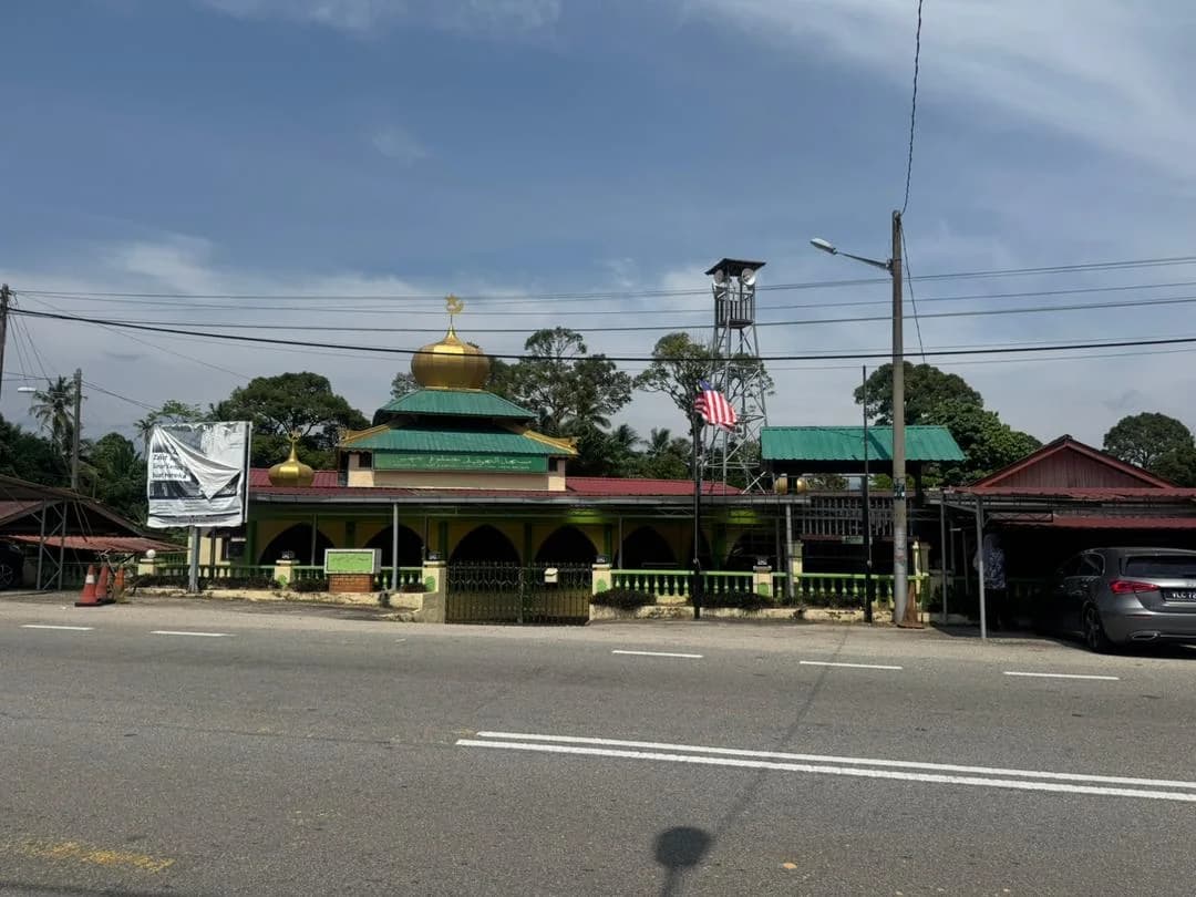 Bangunan Masjid Al-Junid Kampung Chin Chin yang sedia ada